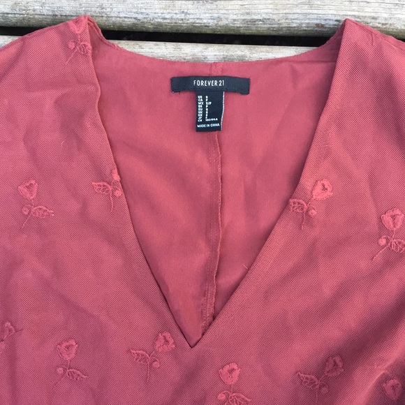 Forever 21 Lace Sleeved V Neck Dress - Picture 2 of 9